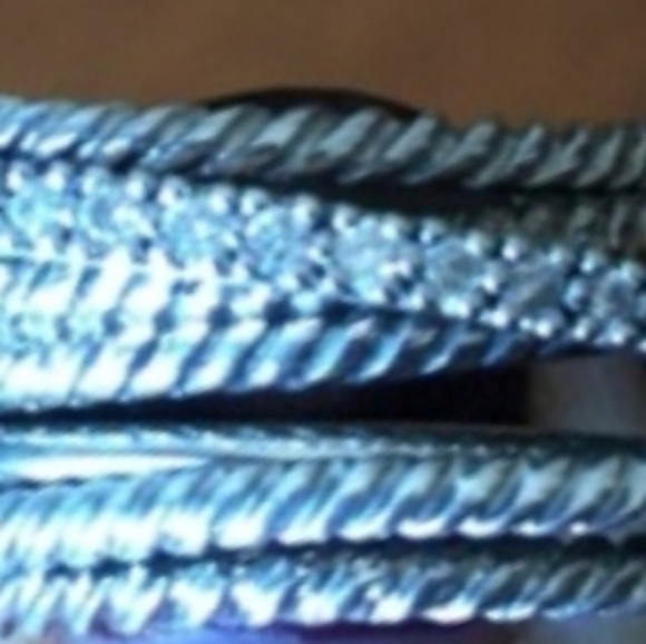 David Yurman ring with diamonds. - Picture 5 of 6